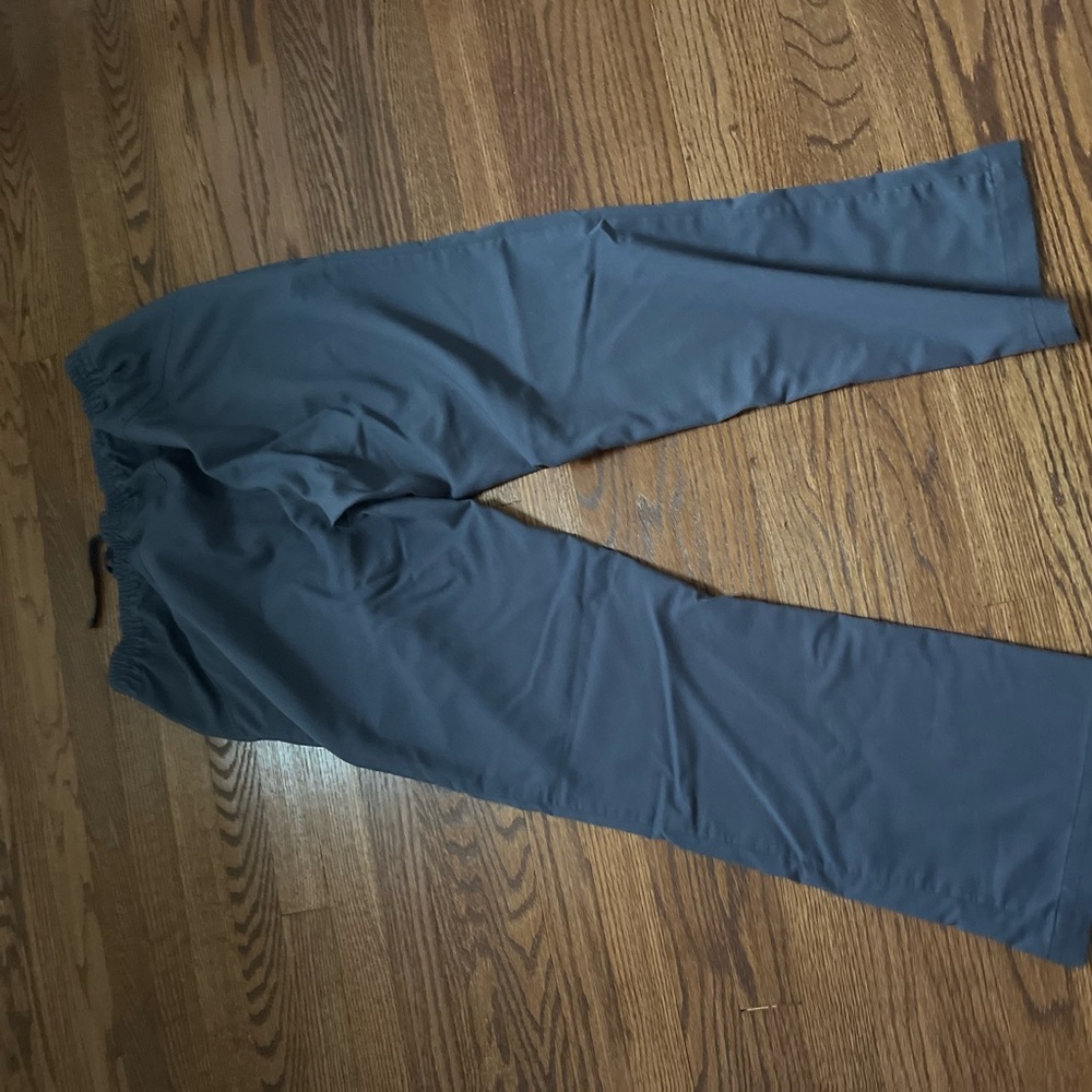 Gray scrub pants purple label by healing hands